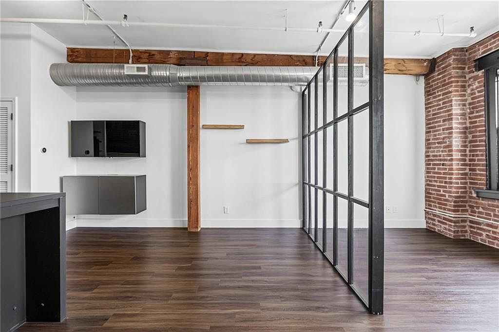 706 BROADWAY BOULEVARD — photo 15