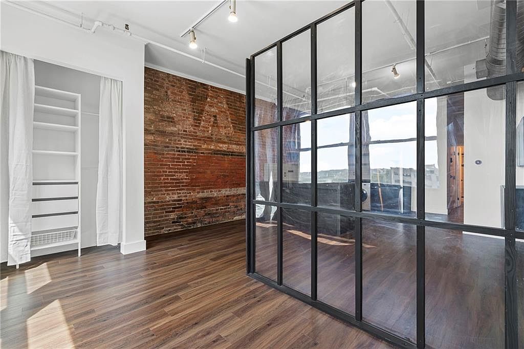 706 BROADWAY BOULEVARD — photo 18