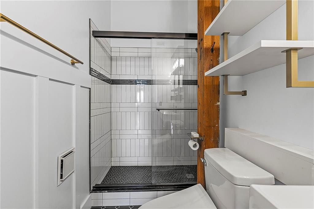 706 BROADWAY BOULEVARD — photo 21