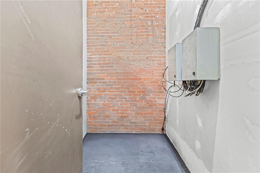 706 BROADWAY BOULEVARD — photo 24