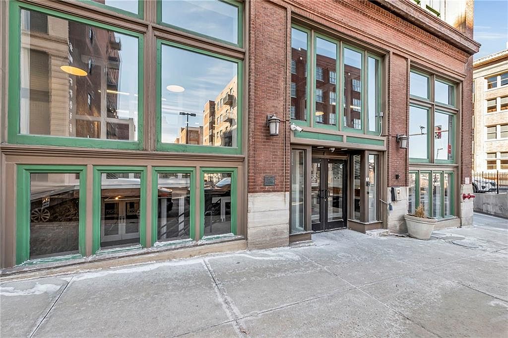 706 BROADWAY BOULEVARD — photo 25