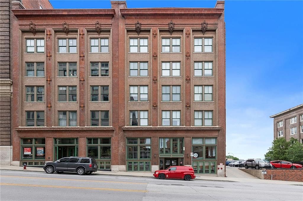 706 BROADWAY BOULEVARD — photo 27