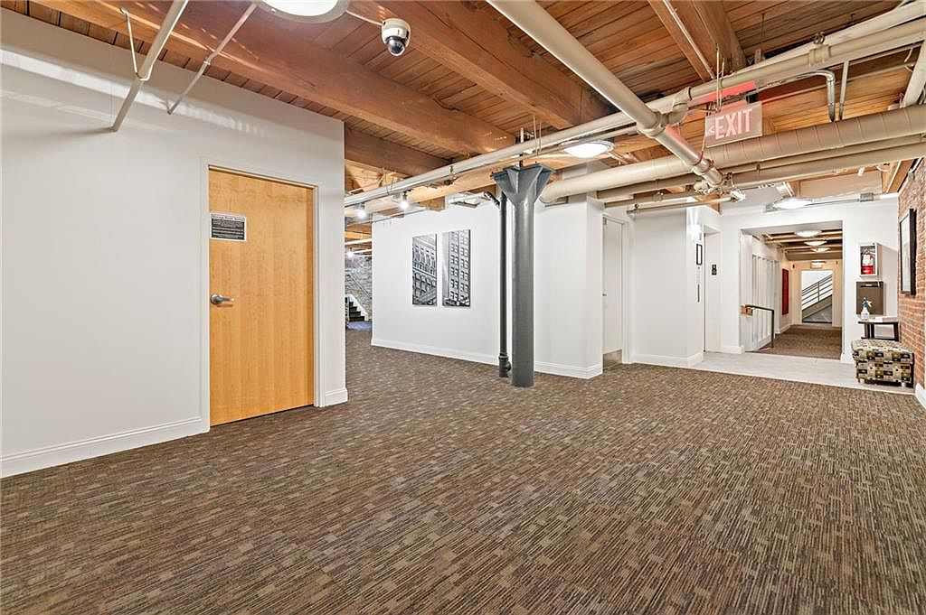 706 BROADWAY BOULEVARD — photo 32