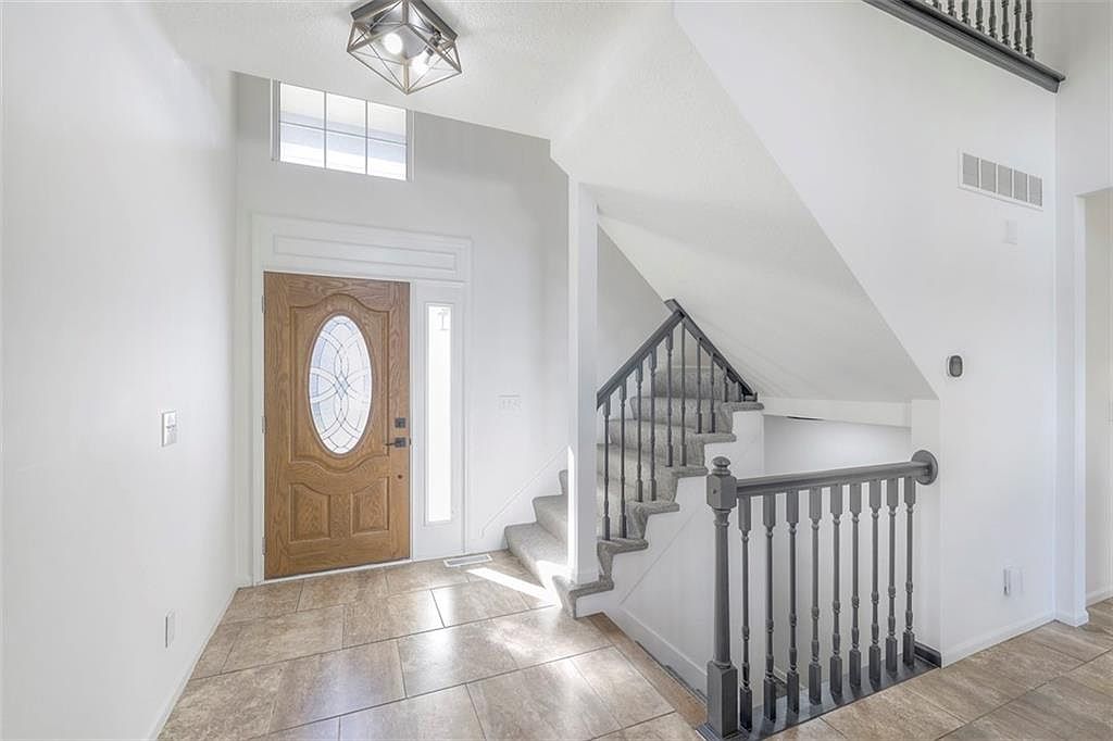 710 Redbud Drive — photo 2