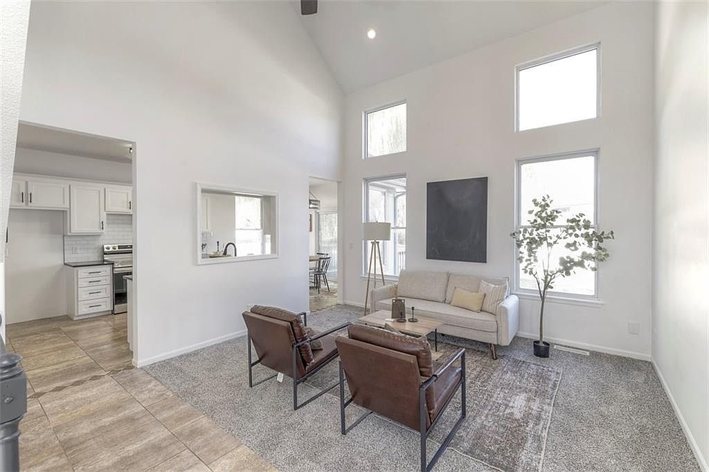 710 Redbud Drive — photo 3