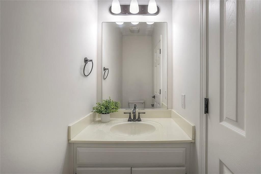 710 Redbud Drive — photo 11