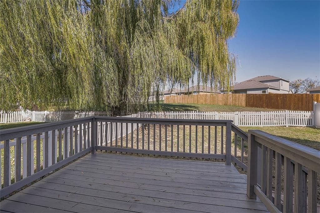 710 Redbud Drive — photo 29