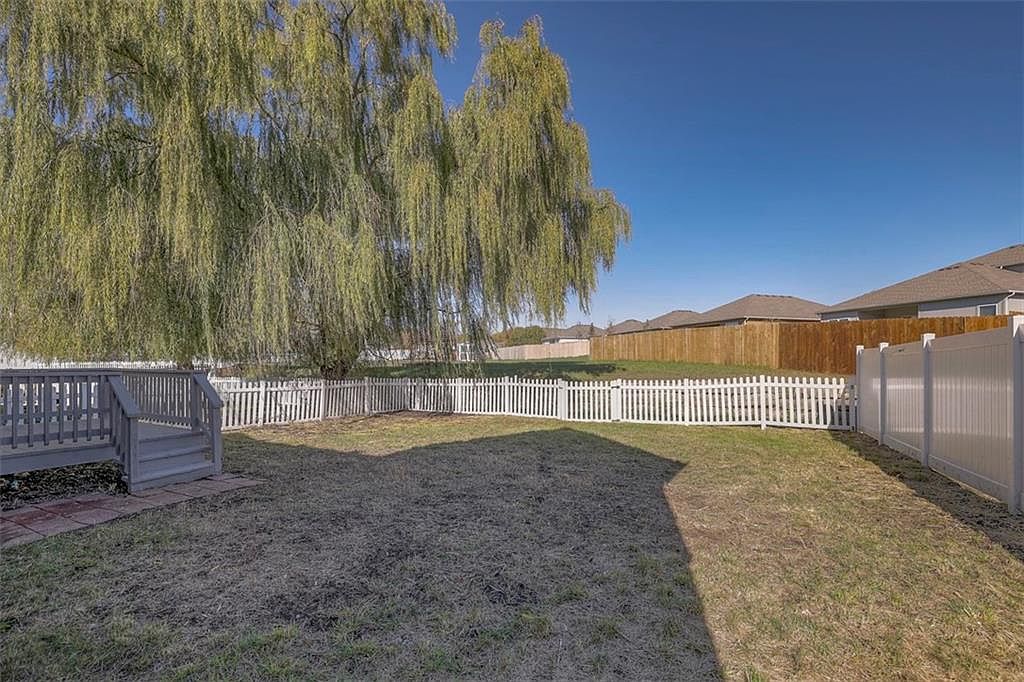 710 Redbud Drive — photo 30