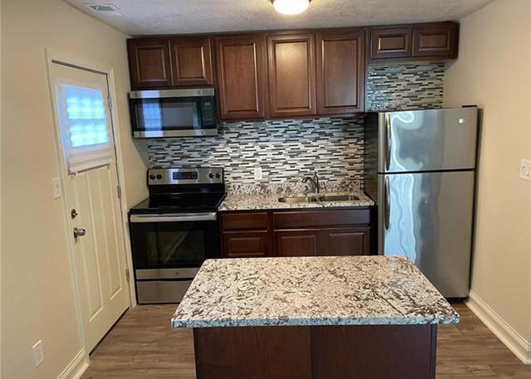 7101 Walrond Avenue — photo 6