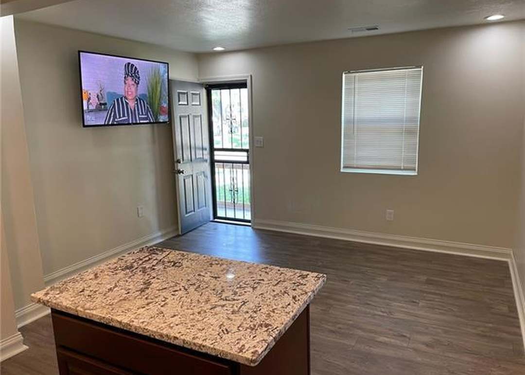 7101 Walrond Avenue — photo 13