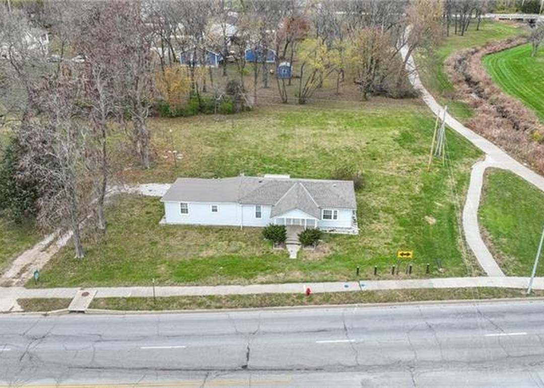 7102 E 163 Street — photo 29