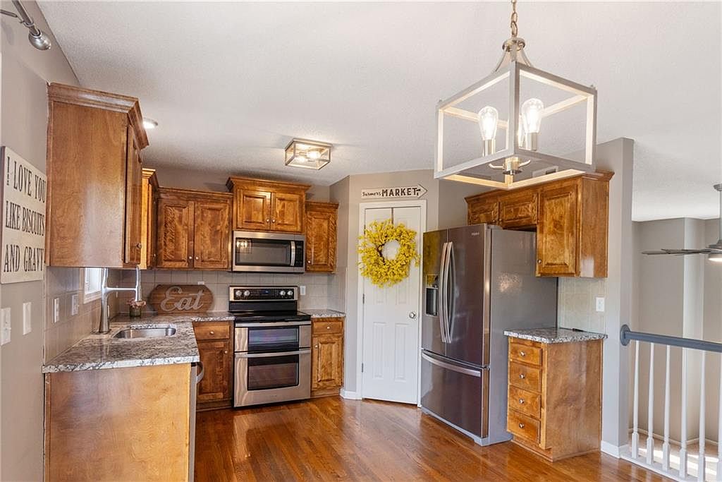 7102 Millbrook Street — photo 6