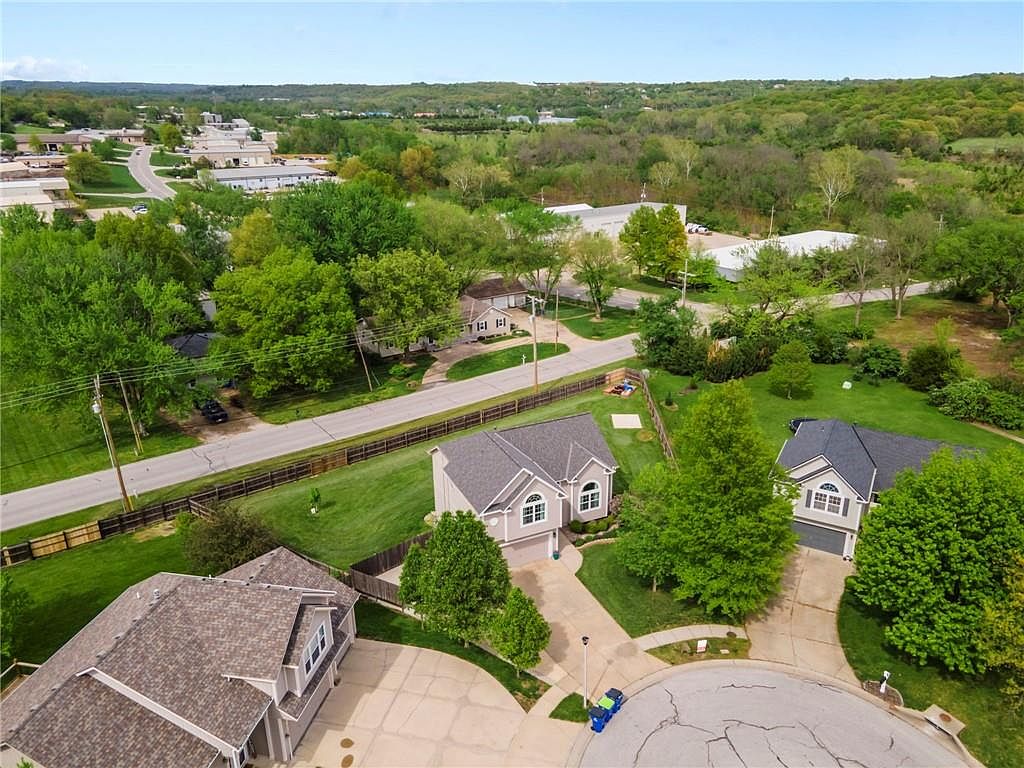 7102 Millbrook Street — photo 27