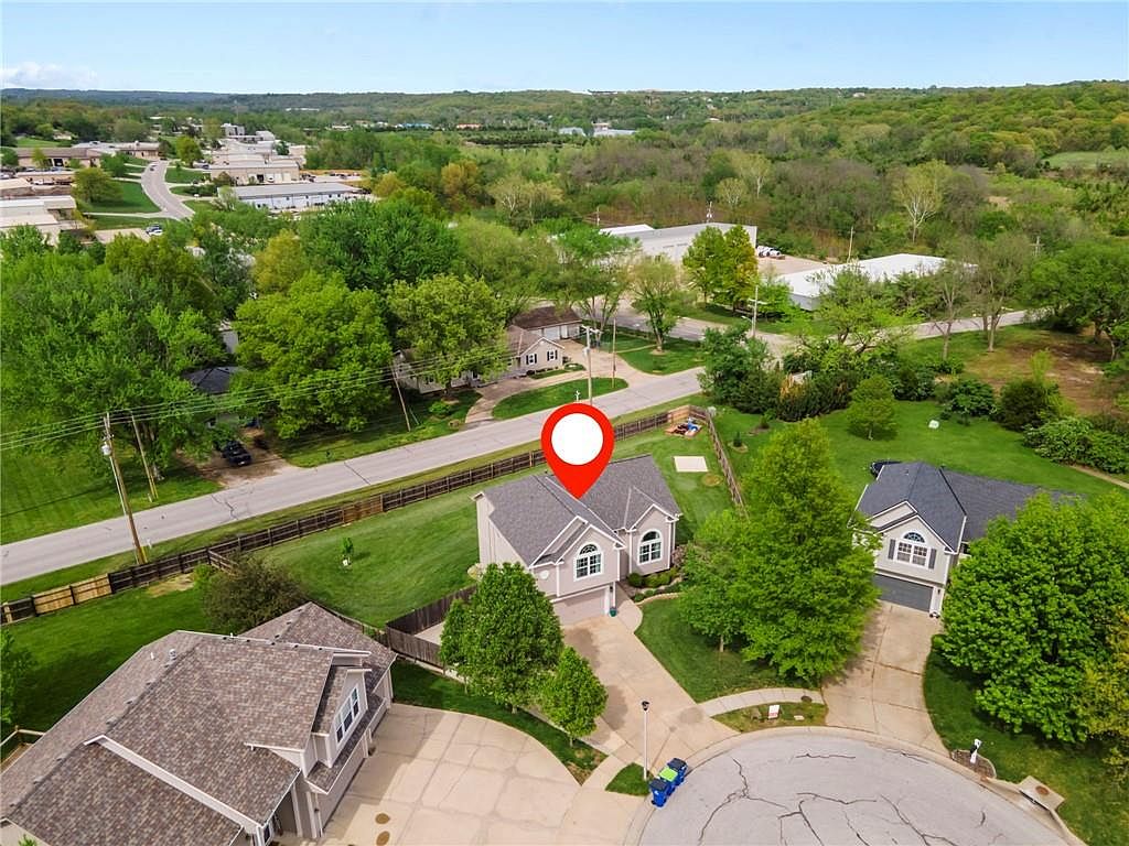 7102 Millbrook Street — photo 28