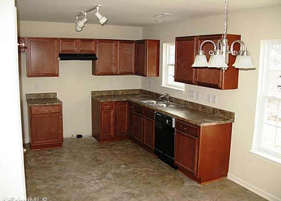 711 Bentley Dr — photo 9
