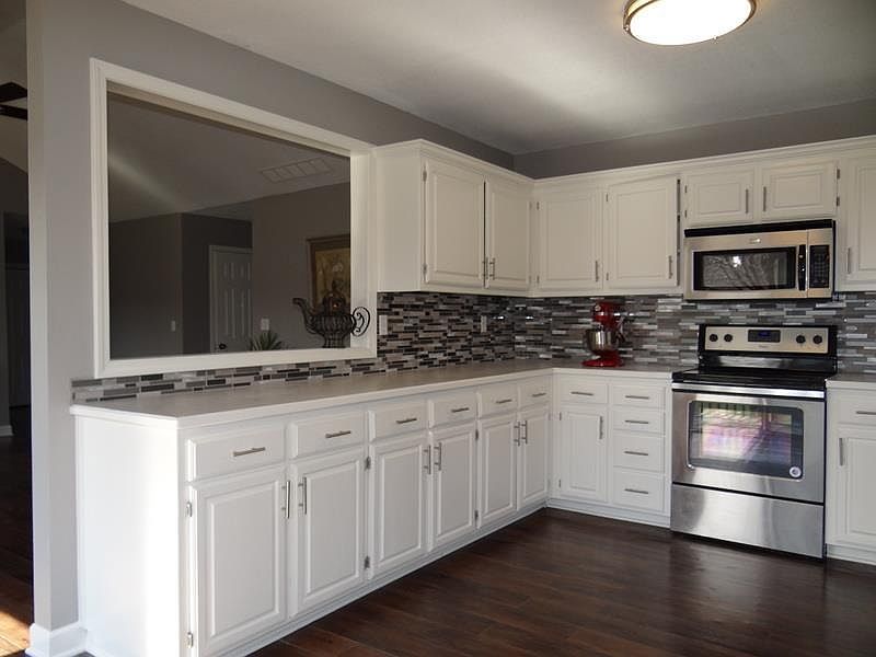 711 Graystone Drive — photo 4