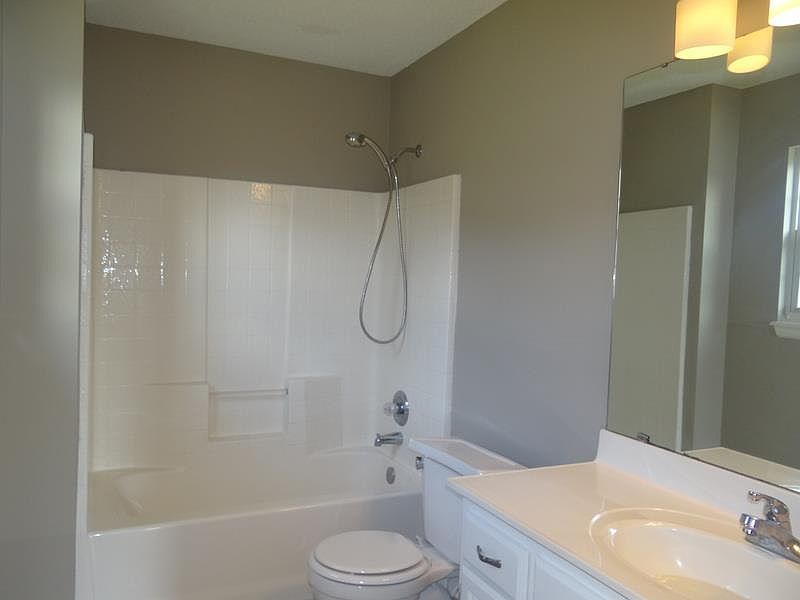 711 Graystone Drive — photo 7