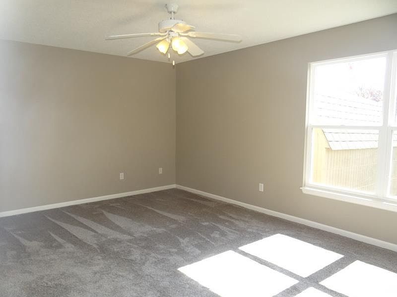 711 Graystone Drive — photo 10