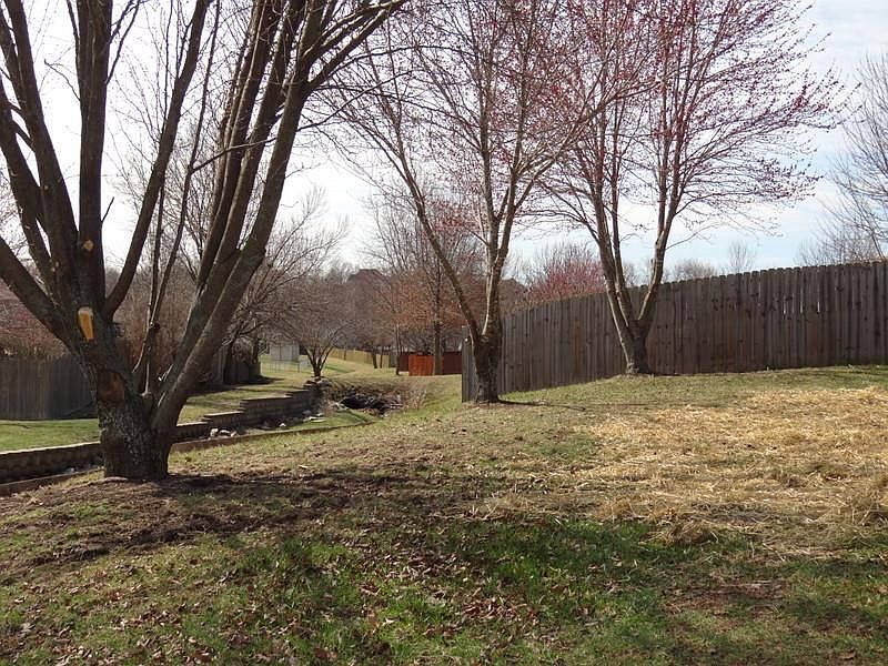 711 Graystone Drive — photo 11