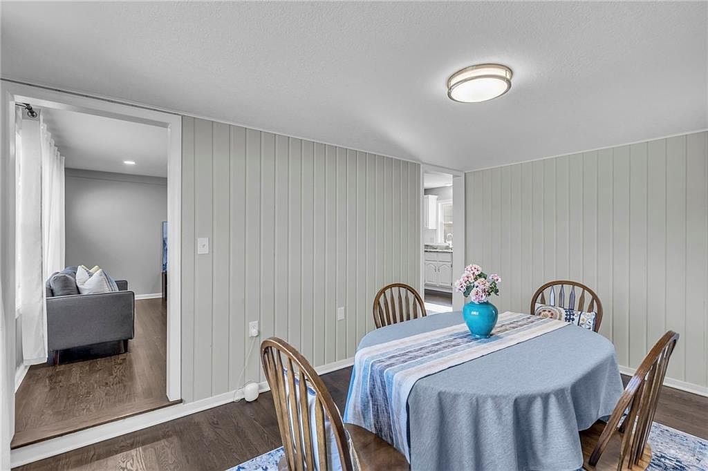 7114 Walmer Street — photo 8