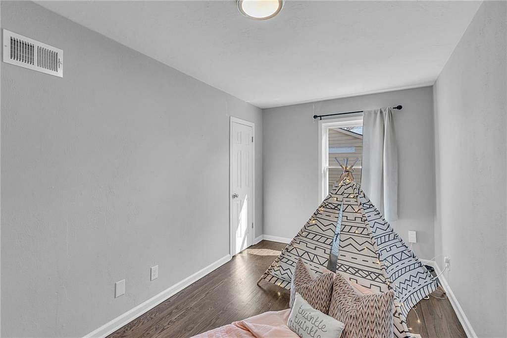 7114 Walmer Street — photo 14