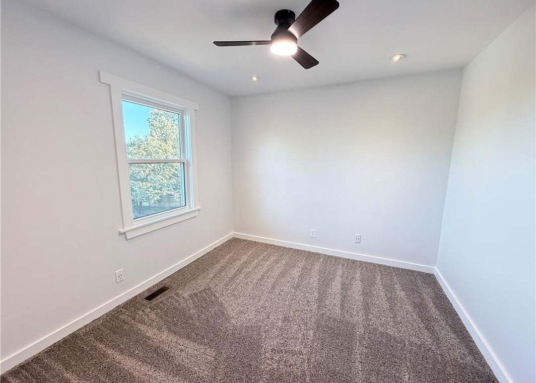 7115 N Corrington Avenue — photo 5