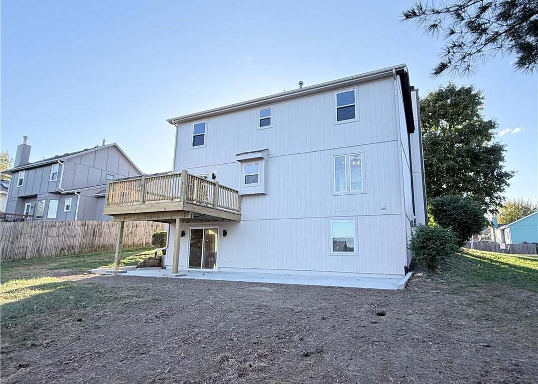 7115 N Corrington Avenue — photo 31