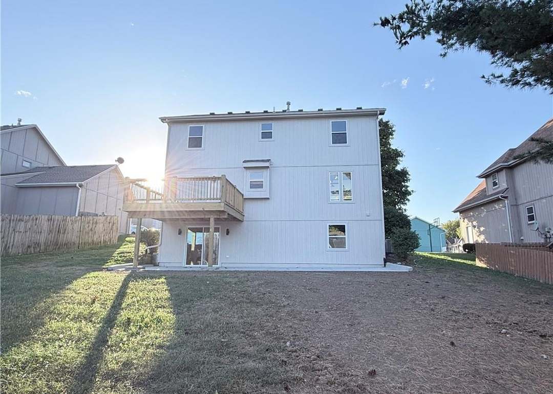 7115 N Corrington Avenue — photo 32