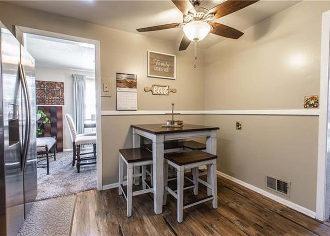 7127 Myrtle Avenue — photo 21