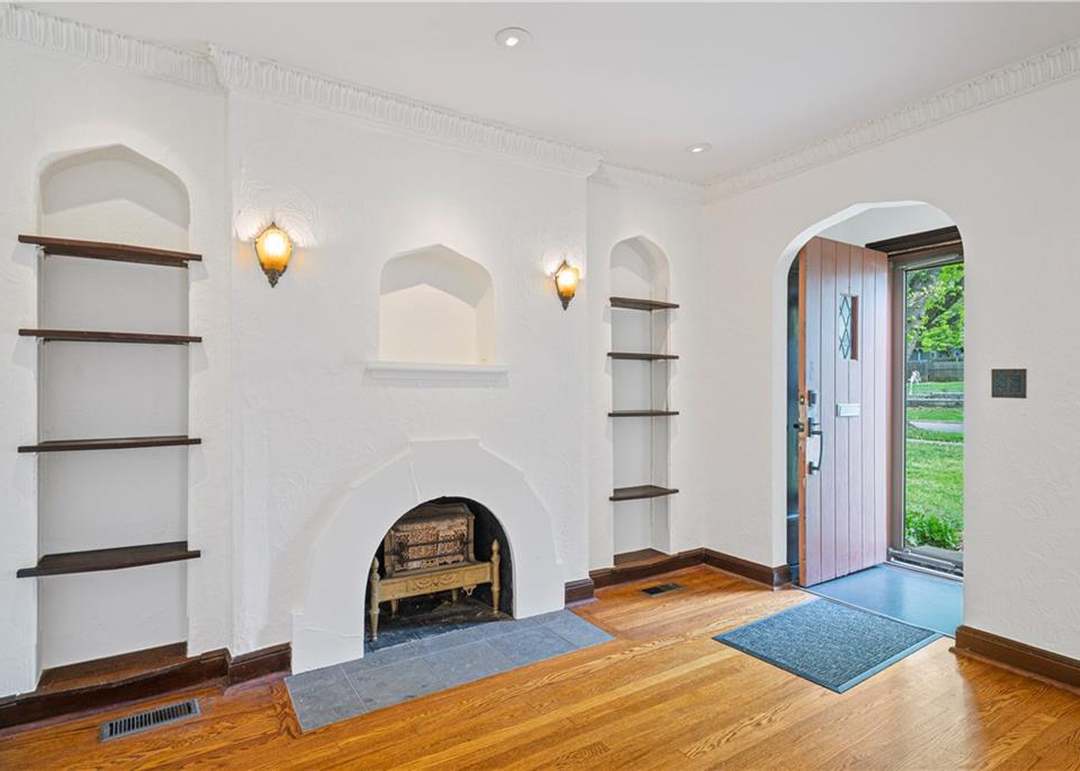 7144 Oak Street — photo 17