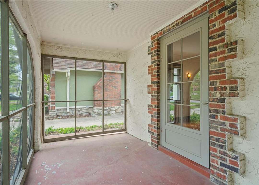 7144 Oak Street — photo 32