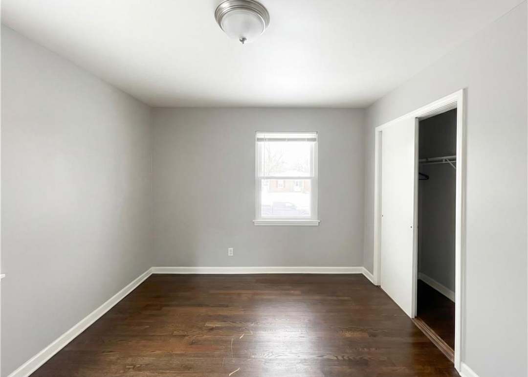 715 E 72nd Street — photo 10