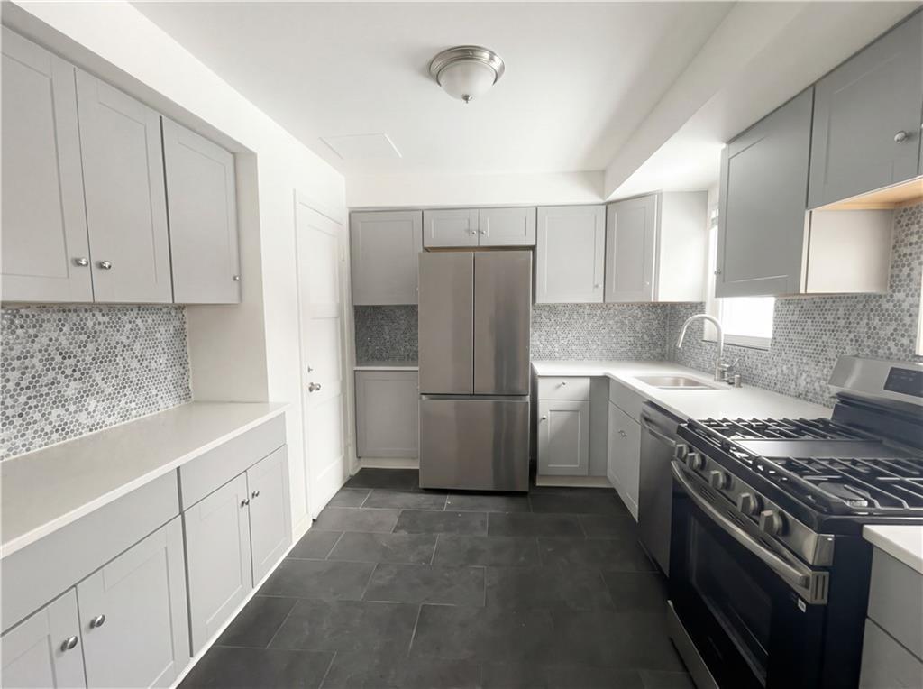 715 E 72nd Street — photo 13