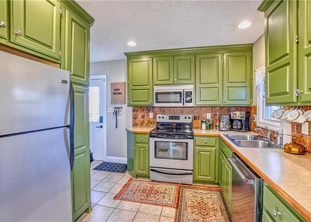 719 N SPRING Street — photo 4