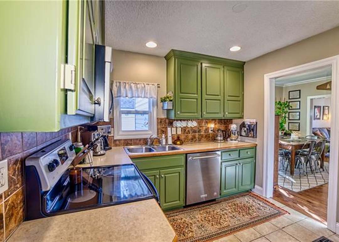 719 N SPRING Street — photo 14