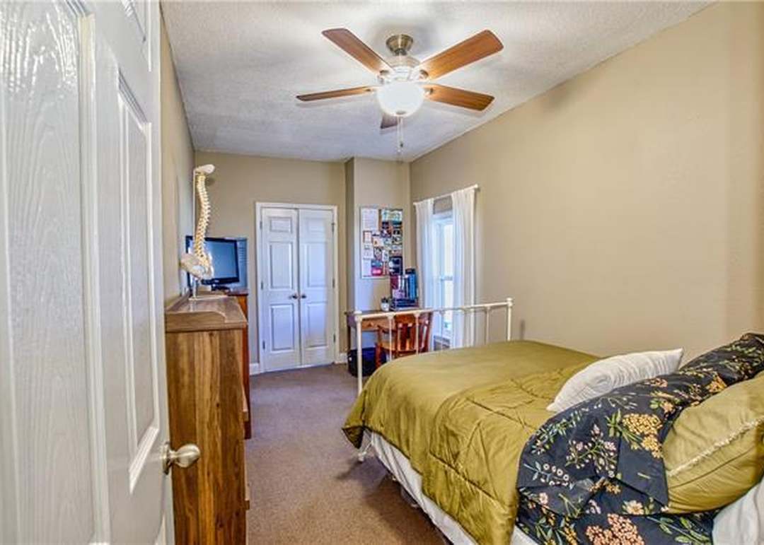 719 N SPRING Street — photo 15