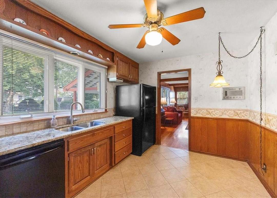 7205 Woodward Street — photo 12