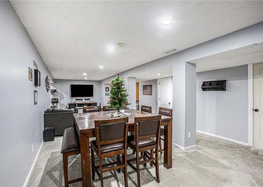 721 N Walnut Street — photo 27