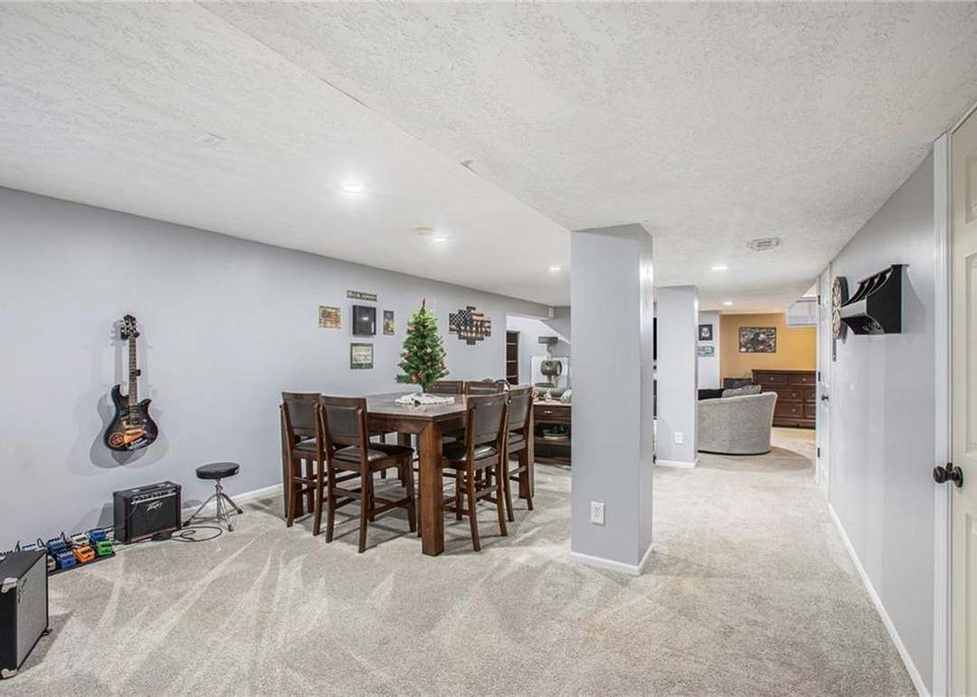 721 N Walnut Street — photo 28