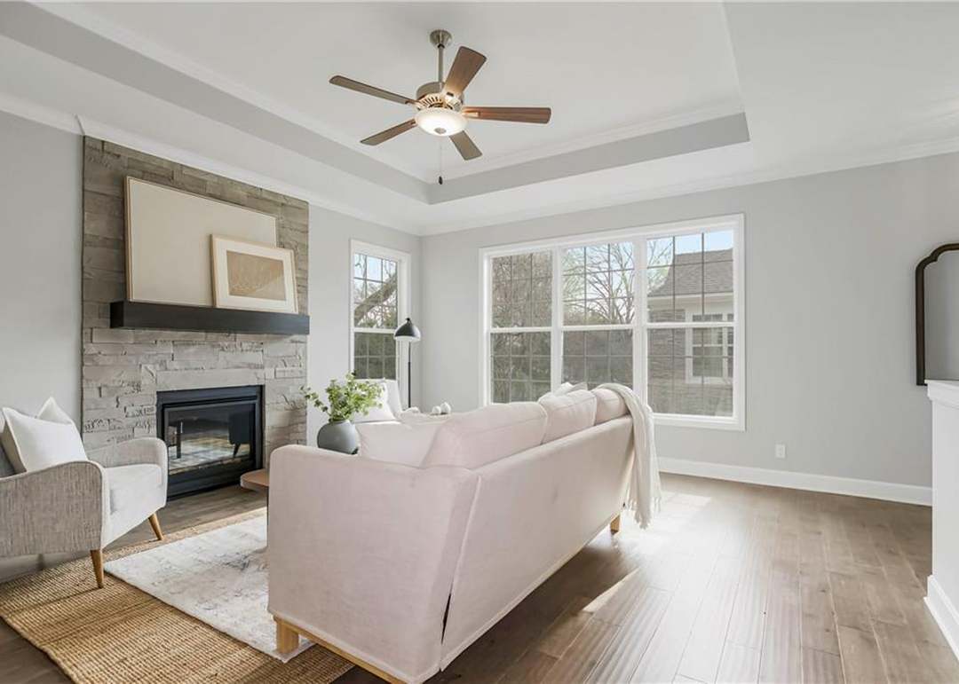 722 E 110th Terrace — photo 8