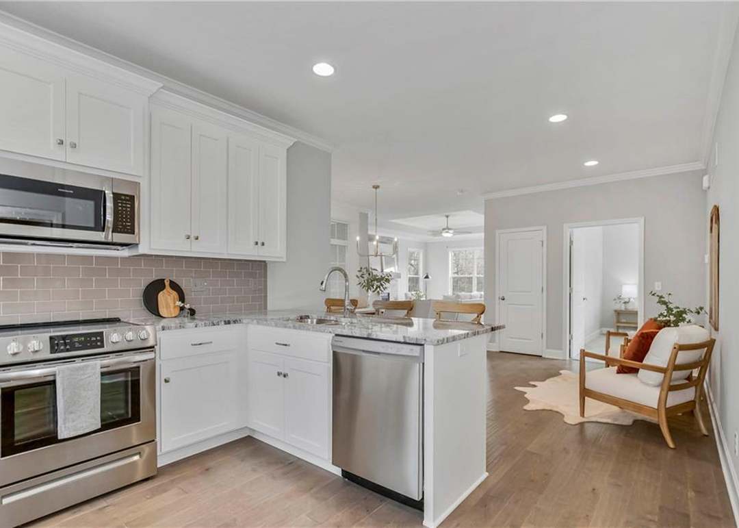 722 E 110th Terrace — photo 15
