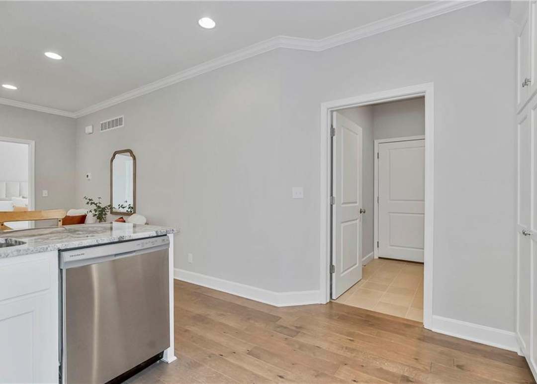 722 E 110th Terrace — photo 16