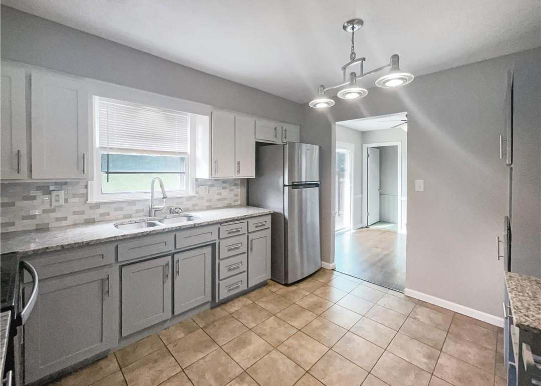 7227 Greeley Avenue — photo 12