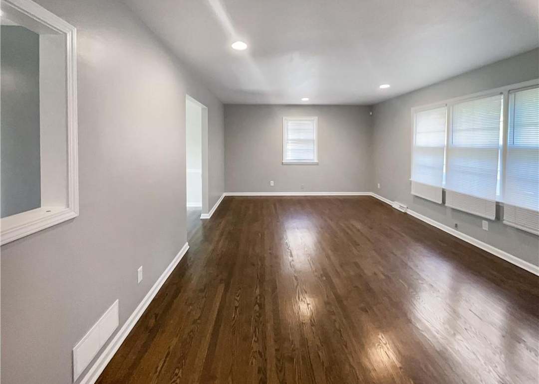 7227 Greeley Avenue — photo 14
