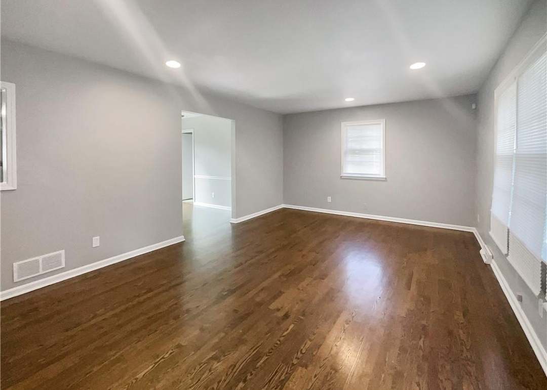 7227 Greeley Avenue — photo 15