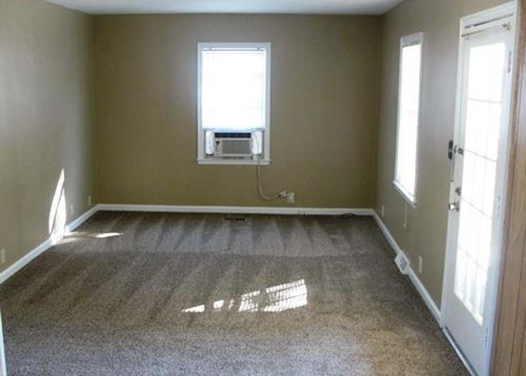 724 S Cherry Street — photo 2