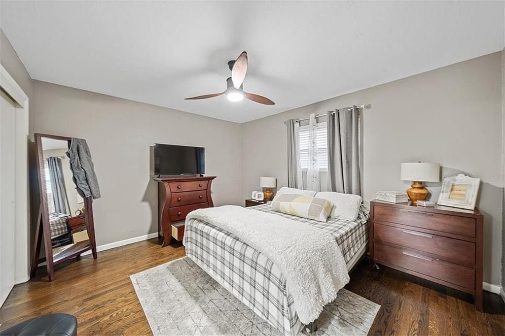 726 S Ridgeview Road — photo 11