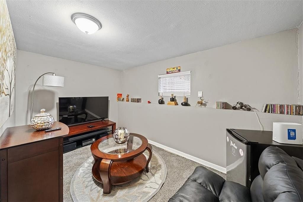 726 S Ridgeview Road — photo 12