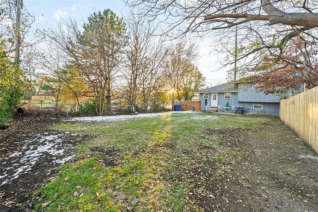 726 S Ridgeview Road — photo 16