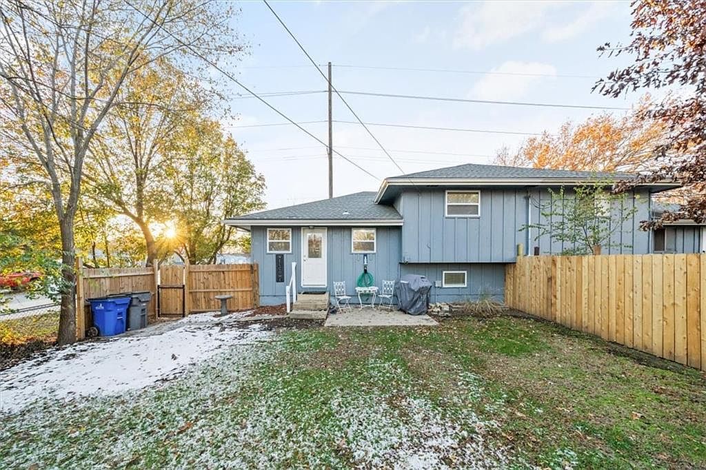 726 S Ridgeview Road — photo 17